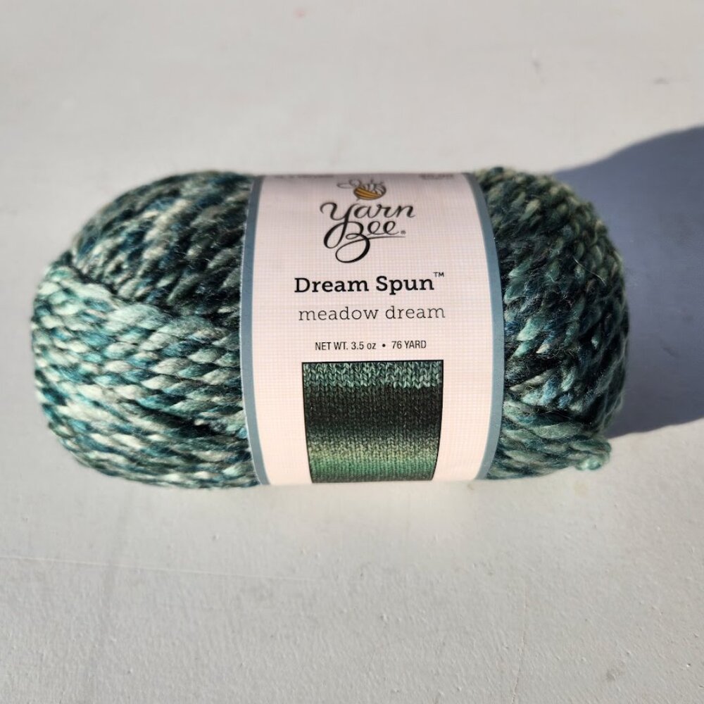 NEW Soft Yarn Bee Bulky for Crocheting Knitting Soft Skein 76 Yards 80% Acrylic